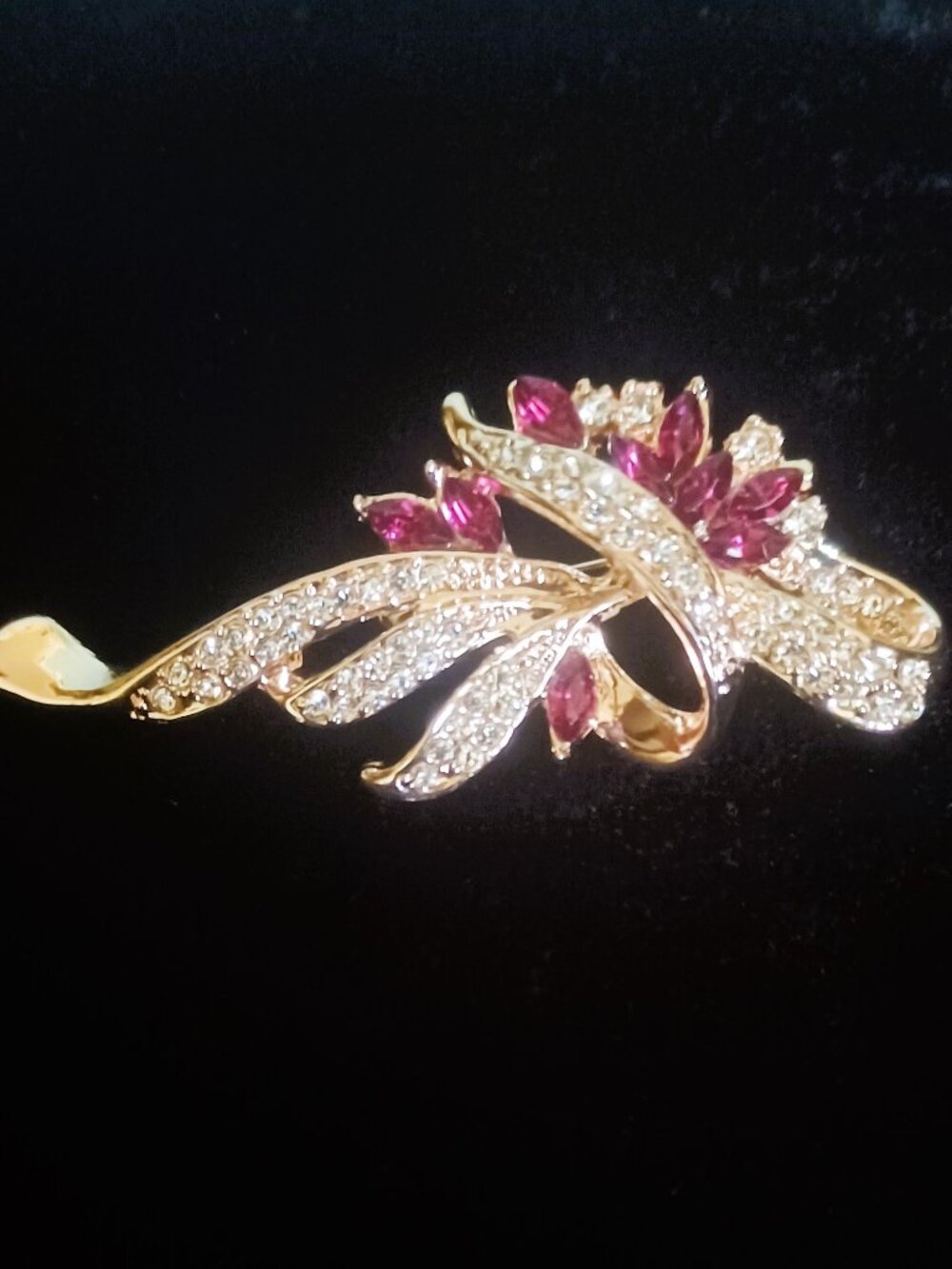 NWOT Red Crystal & Clear Rhinestone Gold-Tone Ribbon 2.7" Brooch!